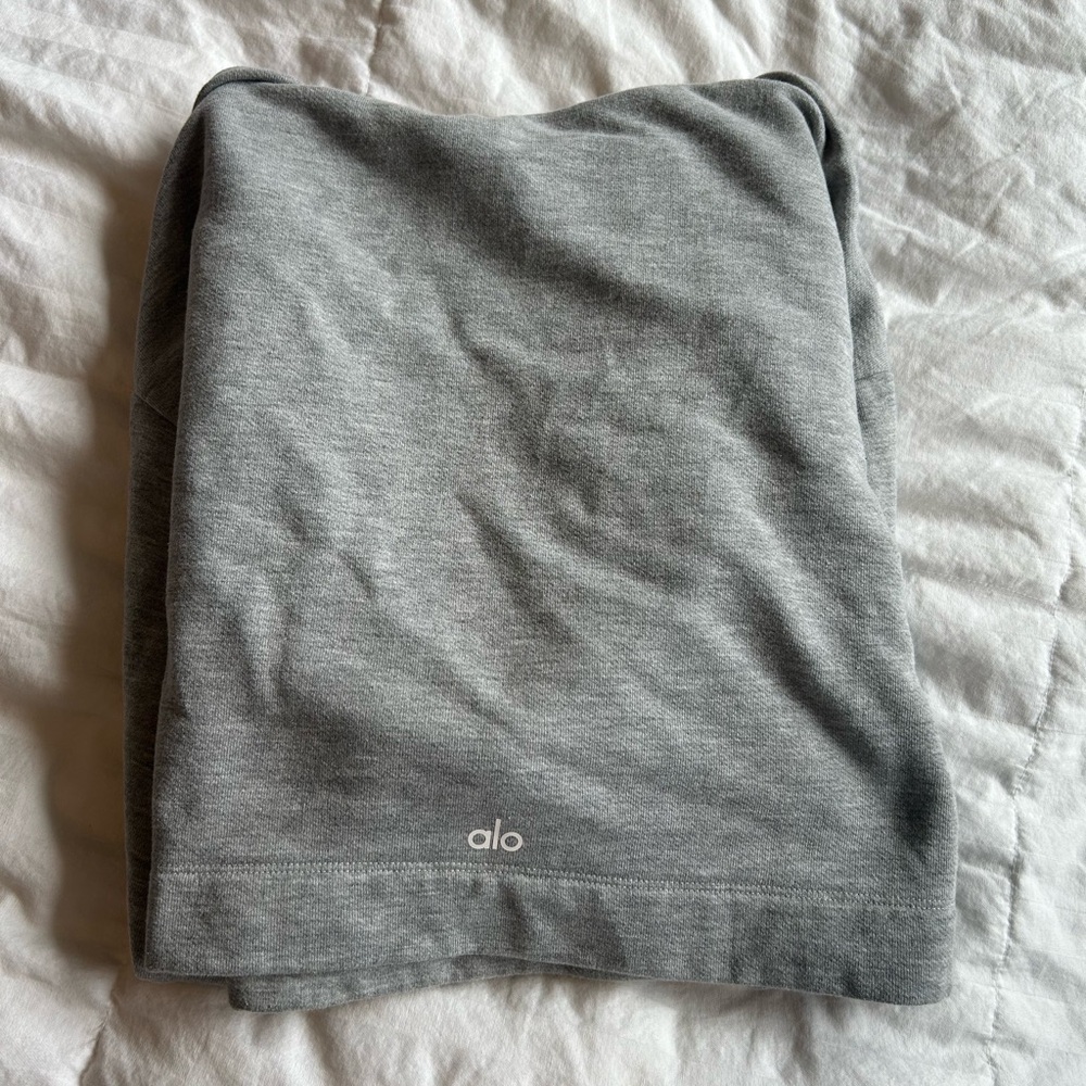 ALO Yoga Women's Heather Gray Cropped Hoodie - Picture 3 of 4